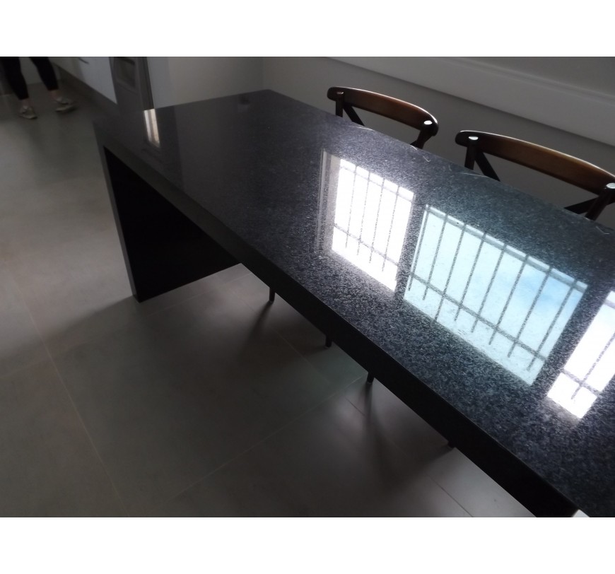MESA EM GRANITO PRETO SÃO GABRIEL